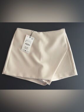 Zara Beige Short Skort. New With Tags